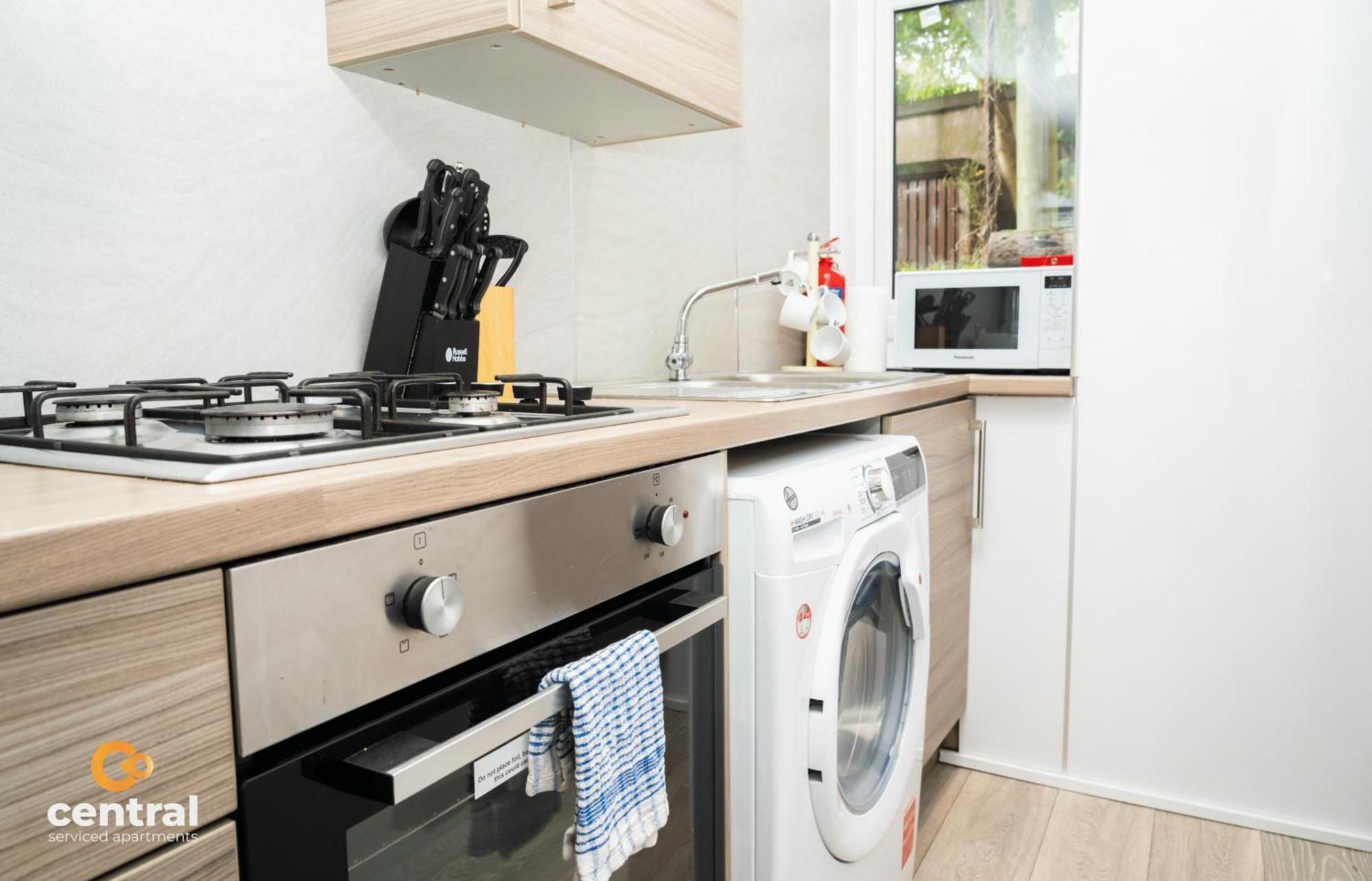 Central Serviced Apartments - 2 Bedroom - Ground Floor - Monthly & Weekly Bookings Welcome - Free Street Parking - 2 Double Beds - Wifi - Smart Tvs In Rooms - Fully Equipped - Heating 24-7 - Contractor & Short Stay Favourite Dundee Luaran gambar