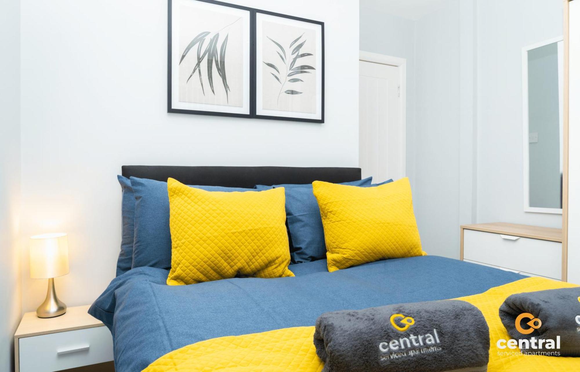 Central Serviced Apartments - 2 Bedroom - Ground Floor - Monthly & Weekly Bookings Welcome - Free Street Parking - 2 Double Beds - Wifi - Smart Tvs In Rooms - Fully Equipped - Heating 24-7 - Contractor & Short Stay Favourite Dundee Luaran gambar