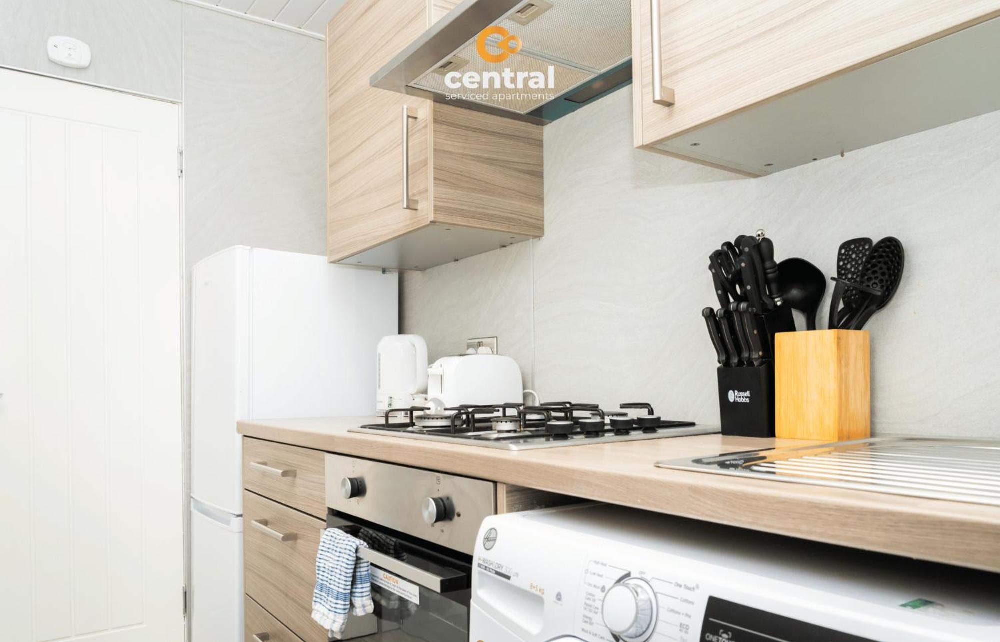 Central Serviced Apartments - 2 Bedroom - Ground Floor - Monthly & Weekly Bookings Welcome - Free Street Parking - 2 Double Beds - Wifi - Smart Tvs In Rooms - Fully Equipped - Heating 24-7 - Contractor & Short Stay Favourite Dundee Luaran gambar